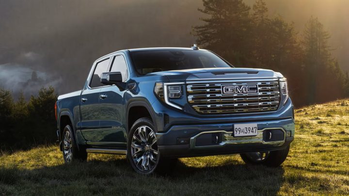 Front three-quarter view of the 2025 GMC Sierra Danali for South Korea.