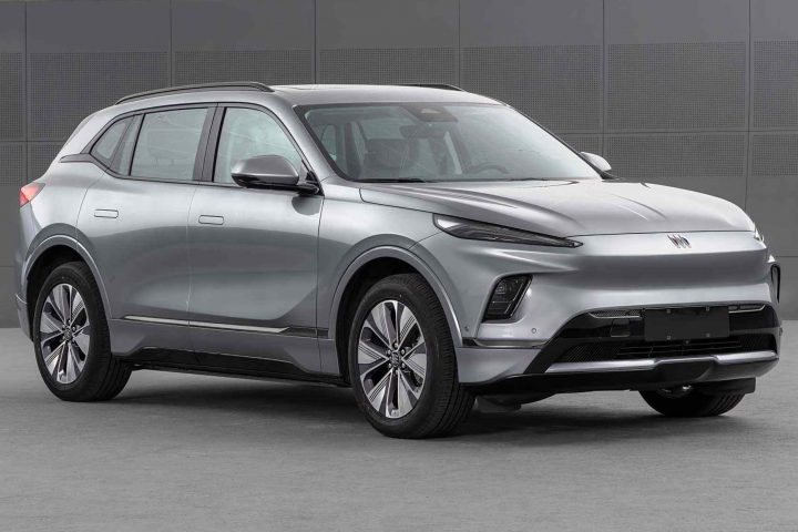 Front three-quarter view of the 2026 Buick Electra E5 leaked in China.