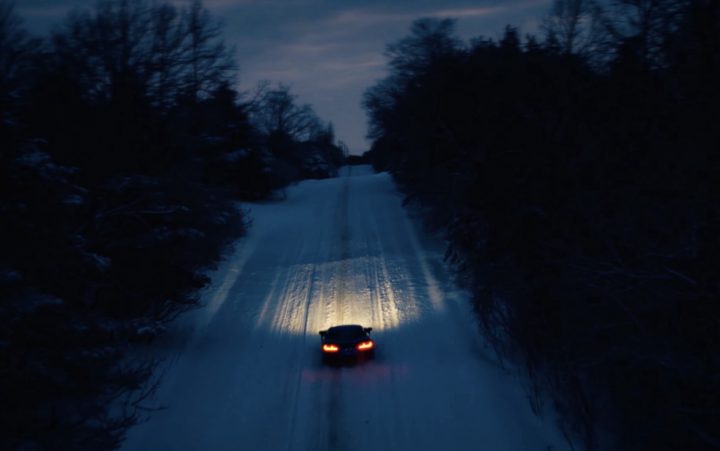 Corvette E-Ray drives on the snow.