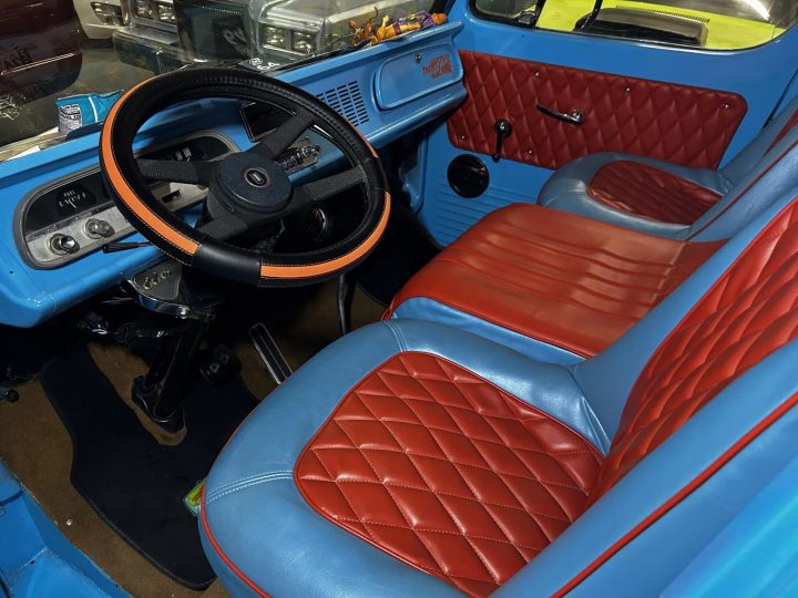 1964 Chevy G10 Mystery Machine dash.
