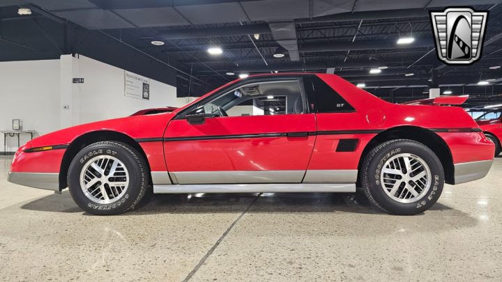 1985 Pontiac Fiero GT driver side profile.