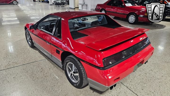 1985 Pontiac Fiero GT rear three quarter angle.