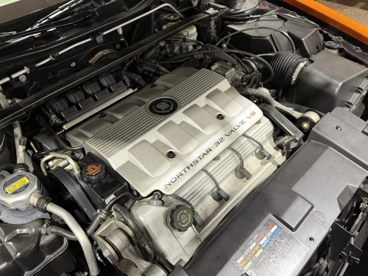 1998 Cadillac EldoRODo engine bay.