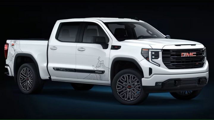 Front three-quarter view of the 2025 GMC Sierra JIMS Edition for the Middle East.
