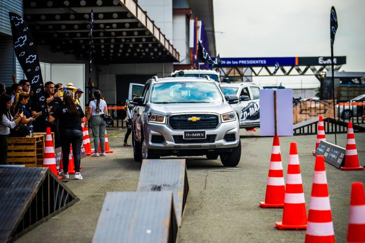 Front view of the 2026 Chevy D-Max during test drive in Guayaquil, Ecuador.