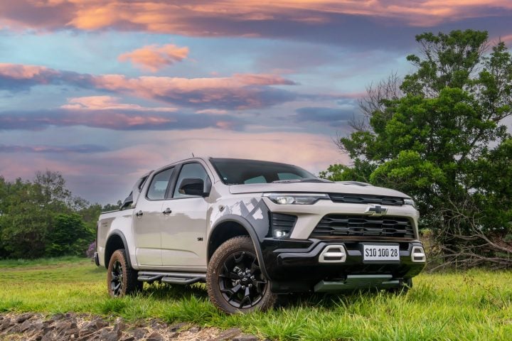 Front three-quarter view of the 2026 Chevy S10 100 Years Edition for Brazil.