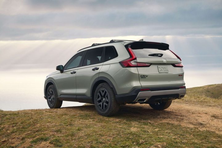 Rear three quarters view of the 2026 Honda CR-V TrailSport. 