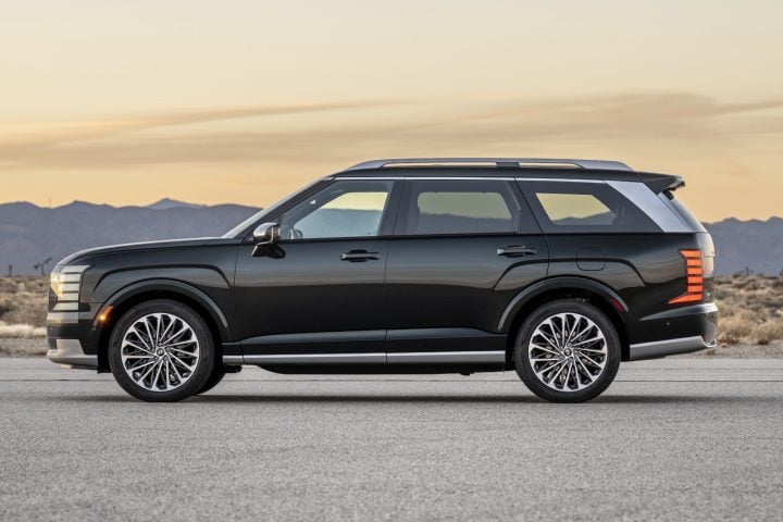 2026 Hyundai Palisade driver side profile.