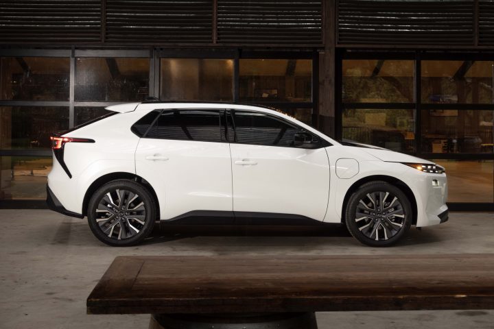 The side profile of the 2026 Subaru Solterra.