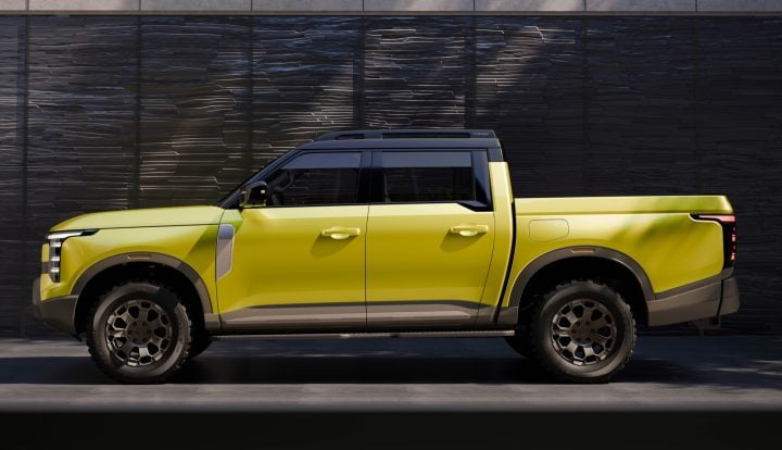 Nissan Frontier Pro side profile.