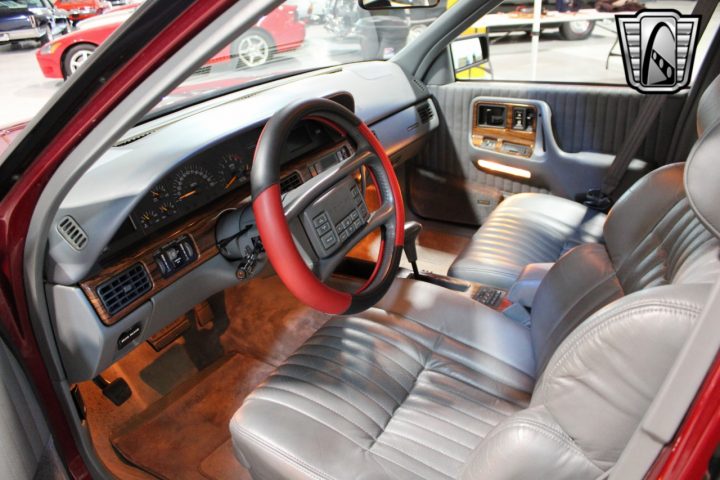 1988 Pontiac Bonneville SSE interior.