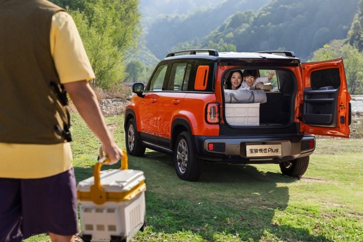 Baojun Yep Plus rear three quarter angle.