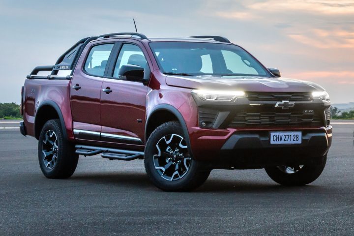 Front three-quarter view of the 2026 Chevy S10 Z71 for Argentina.