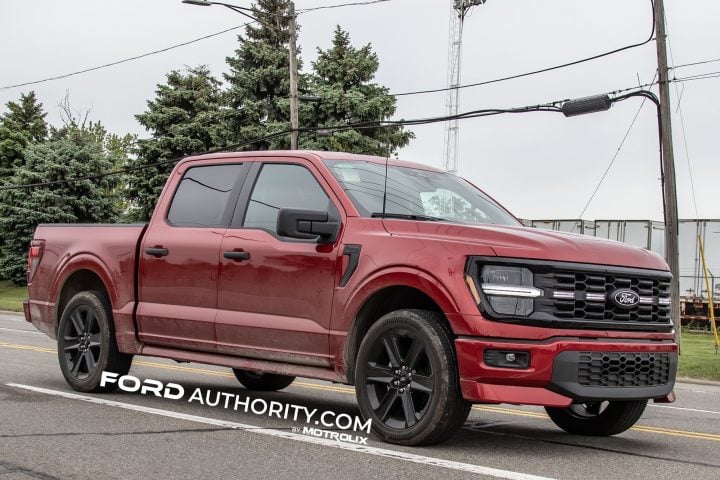 Ford F-150 Lobo front three quarter angle.