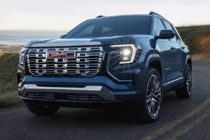 Front three-quarter view of the 2026 GMC Terrain for Middle East.