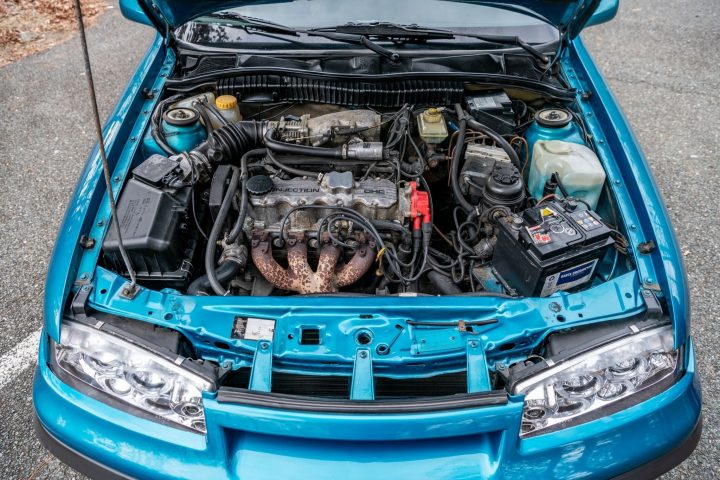 1992 Opel Calibra engine bay.