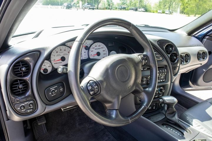 2005 Pontiac Bonneville GXP dash.
