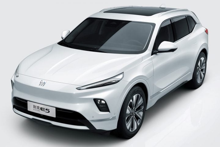 Front three-quarter view of the 2026 Buick Electra E5 for China.