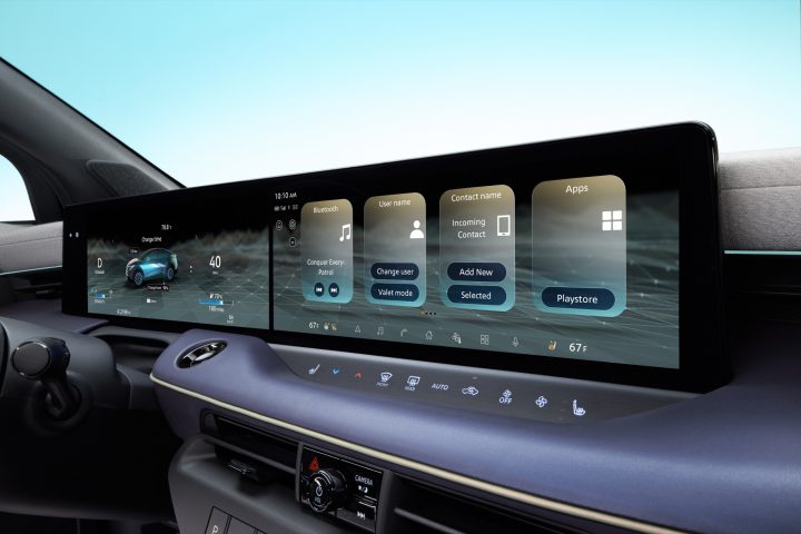 2026 Nissan Leaf screens.