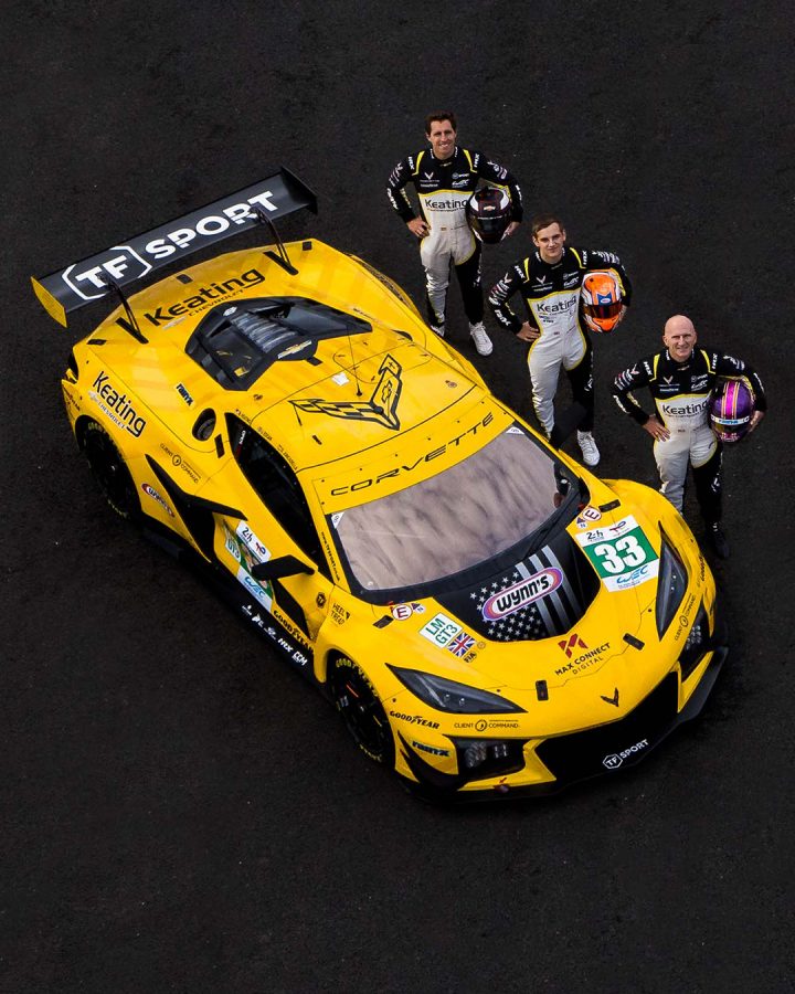 Photo of the No. 33 Corvette Racing team and its drivers, posing before the 2025 24 Hours of Le Mans. 