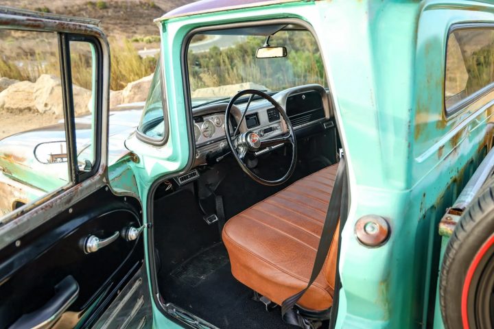 1963 Chevy C10 ratrod interior.