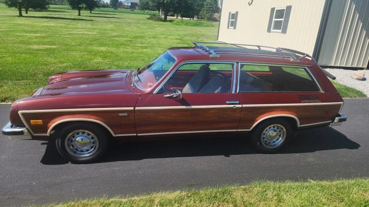 1976 Chevy Vega side profile.