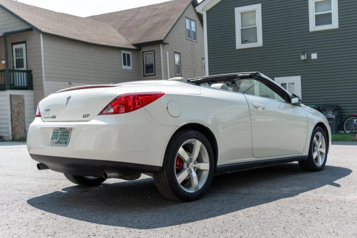 2007 Pontiac G6 rear three quarter angle.