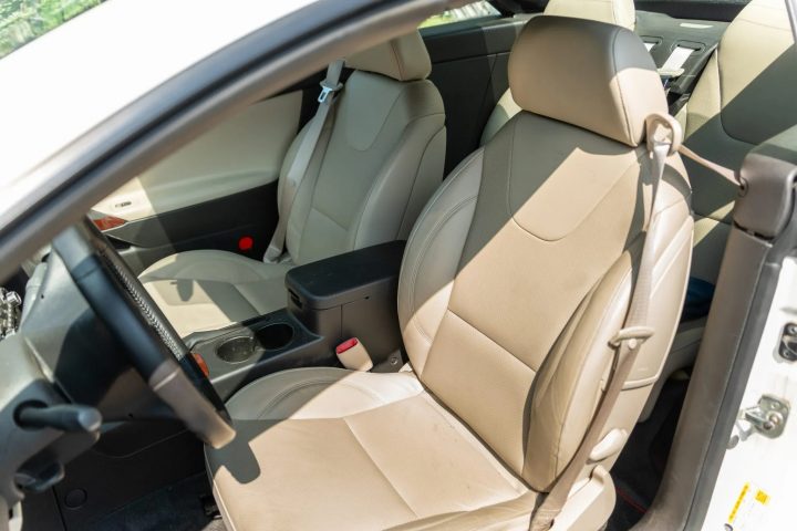 2007 Pontiac G6 seats.