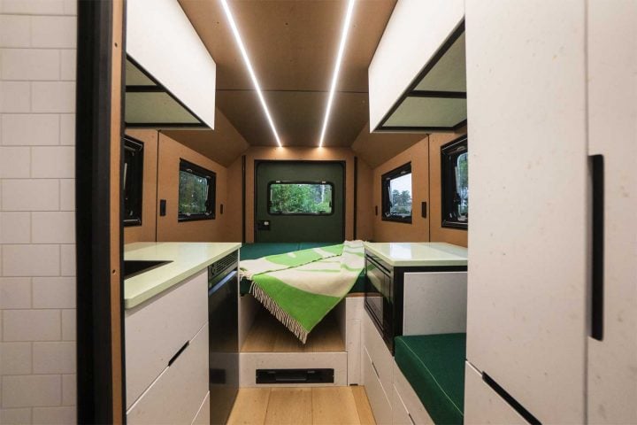 Grounded G3 interior.