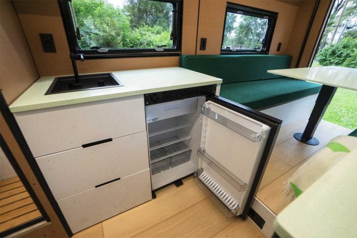 Grounded G3 interior.