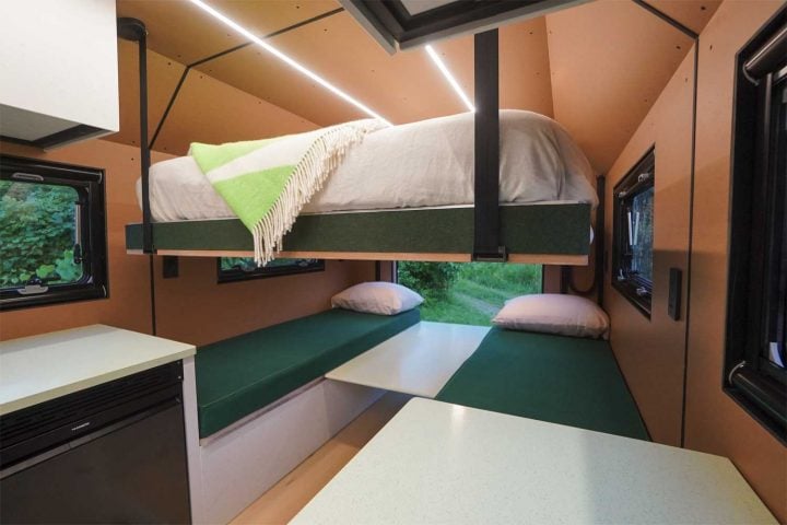 Grounded G3 interior.