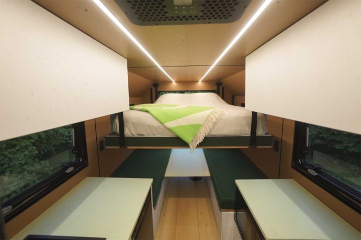 Grounded G3 interior.