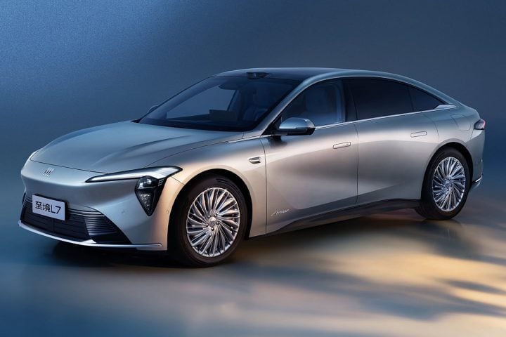 Front three-quarter view of the 2026 Buick Electra L7 EREV.
