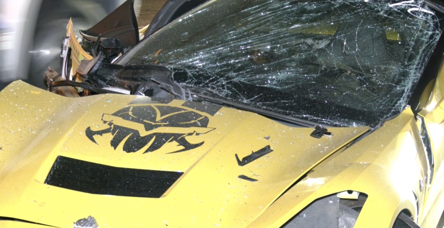 トップス G.V.G.V destroy crash damage design C7 Corvette Driver Crashes After High-Speed Chase: Video